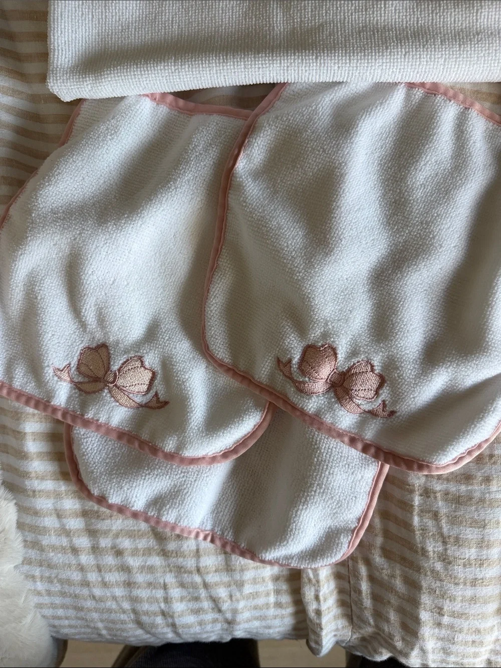 Snug Baby Hooded Towels & Washcloth Set in Soft Pink Trim